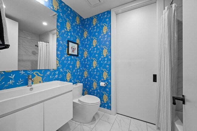 Building Photo - 2016 W Rice St