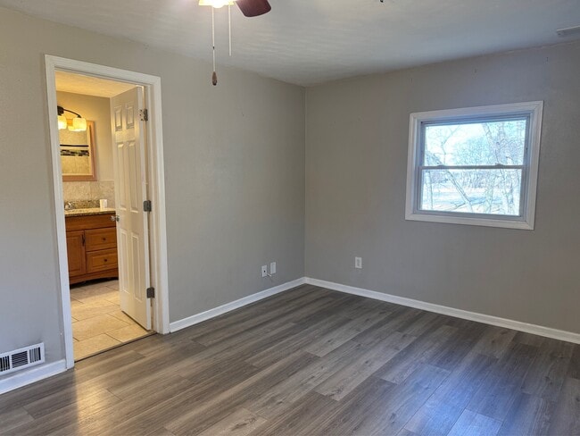 Building Photo - 1208 Toft St