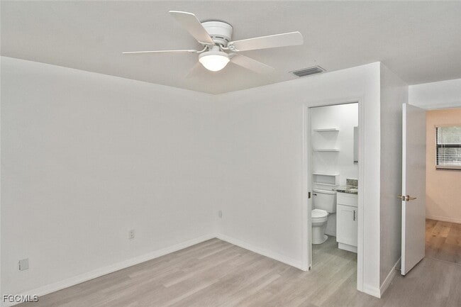 Building Photo - 1202 E 7th St