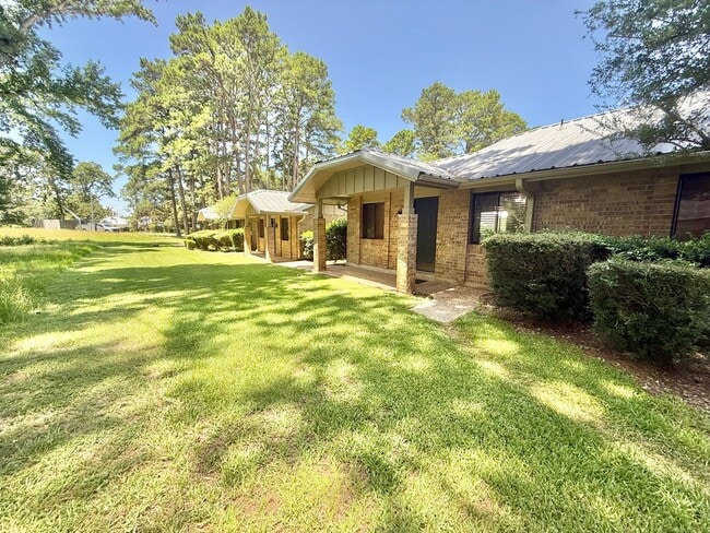 Building Photo - 18135 Serenity Way