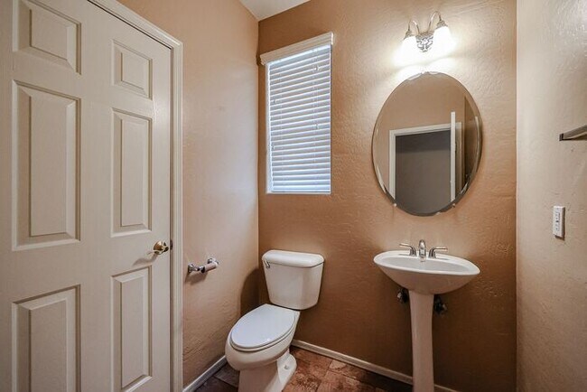 Building Photo - COMING SOON !! Spacious 4 Bed, 2.5 Bath 2 Story Home in Shadow Ridge Community/ Chandler