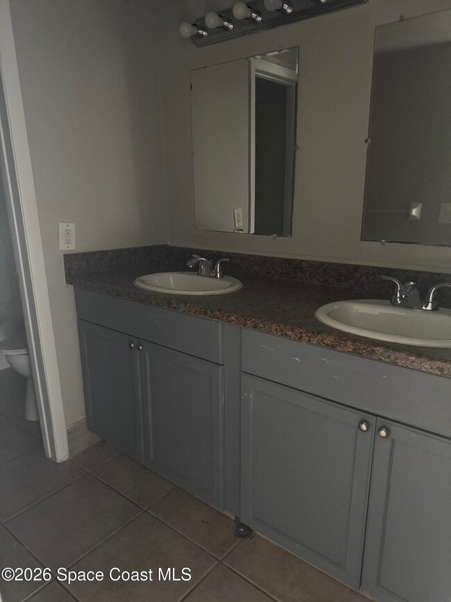 Building Photo - 1010 N Fiske Blvd