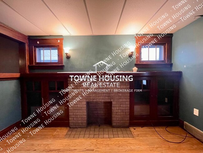 Building Photo - 418 Colvin Ave