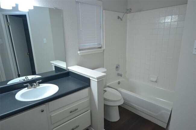 Building Photo - 2106 Bridal Path