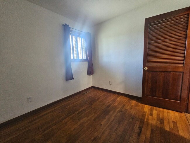 Building Photo - Manor View