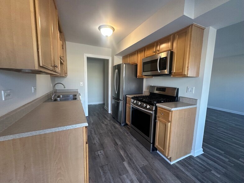 Building Photo - 306 Northwestern Ct