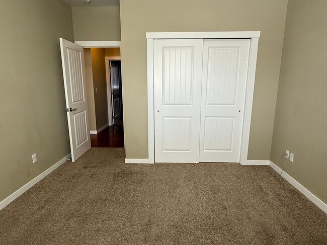 Building Photo - Now renting 3 bedroom 2 bathroom House, visit our website at www.stillproperties.com