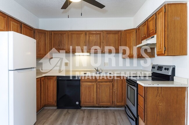 Building Photo - 15054 S Yava Rd