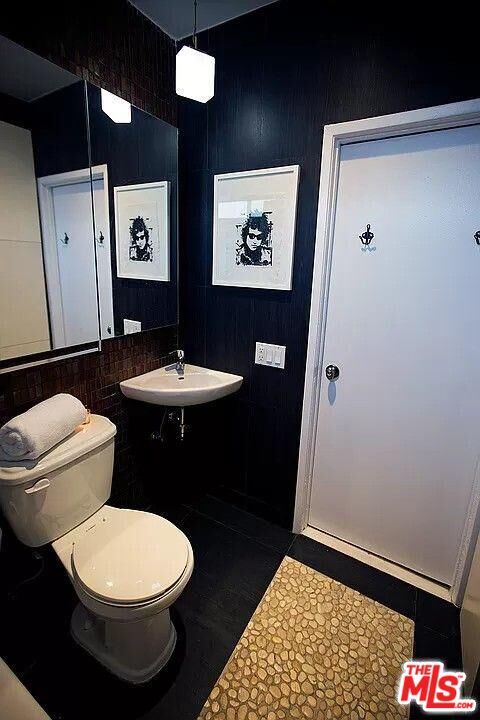 Building Photo - 2232 Allesandro St