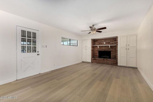 Building Photo - 220 E McKinley St