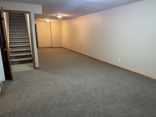 Building Photo - 2524 N Buckingham Rd