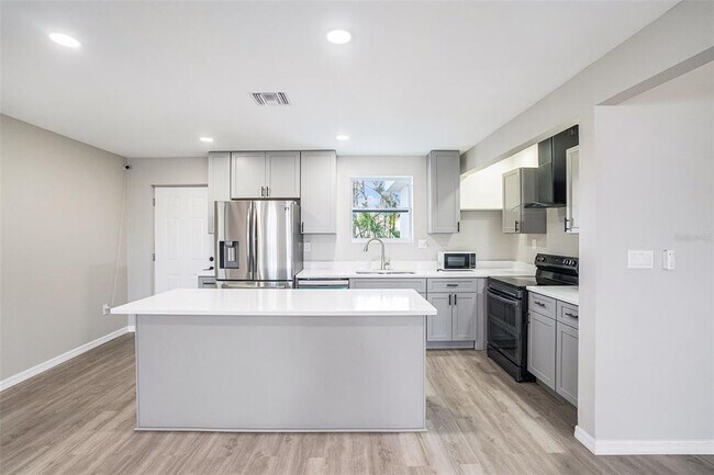 Building Photo - 3412 Springfield Dr