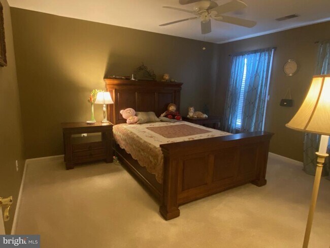 Building Photo - 42084 Bear Tooth Dr