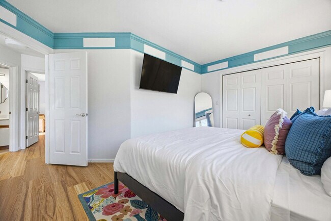 Building Photo - 12 Apple Tree Way