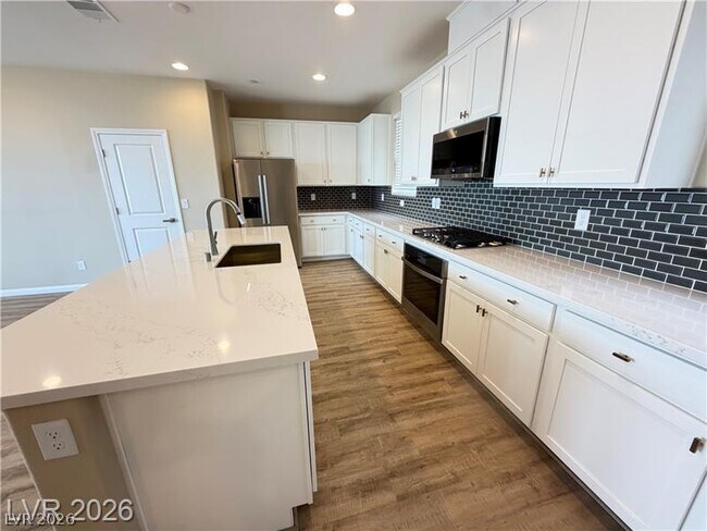 Building Photo - 1741 N Desert Foothills Dr