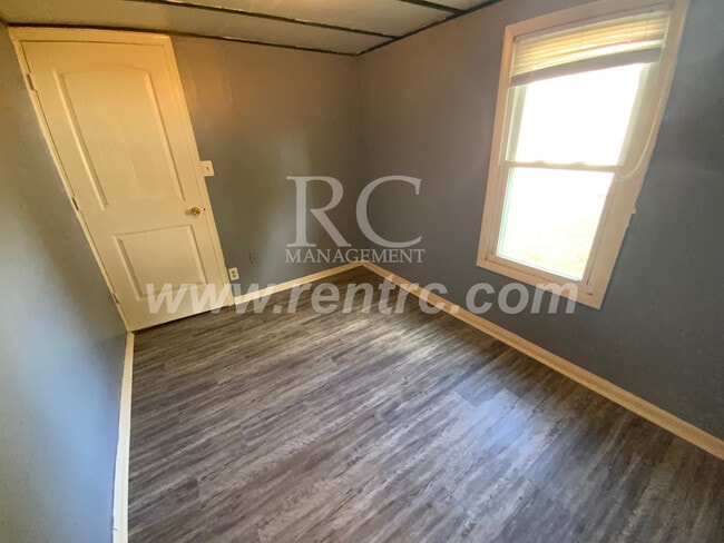 Building Photo - 117 Vance-