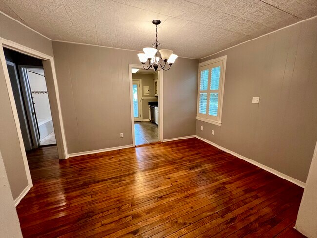 Building Photo - 171 Crenshaw St