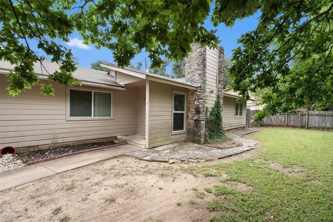Building Photo - 11908 Broad Oaks Dr