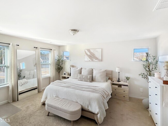 Building Photo - 779 Creekway Dr