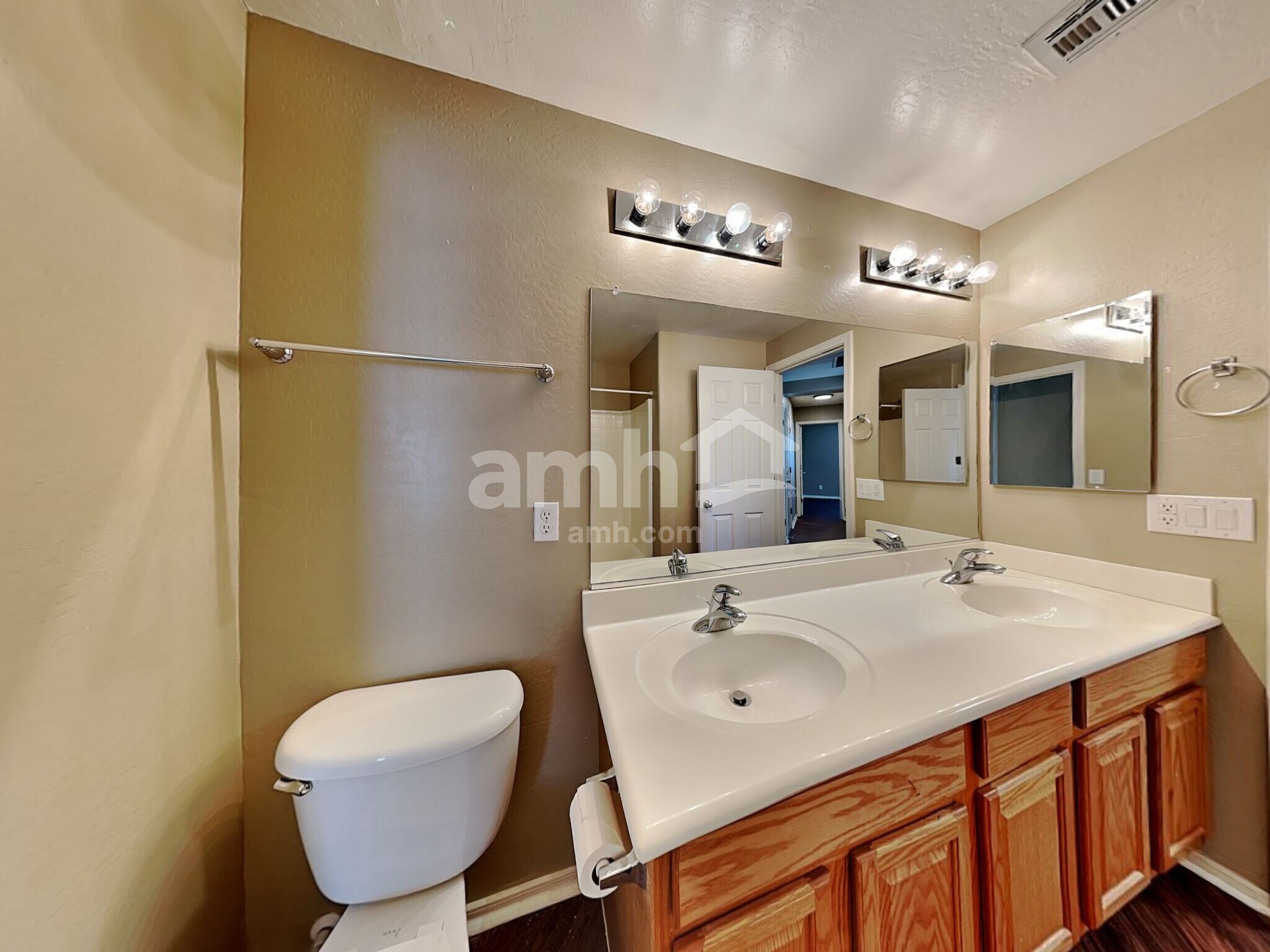 Building Photo - 2653 W Sunset Way