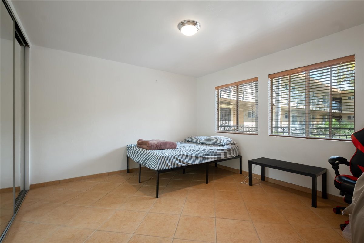 Building Photo - 7555 Linda Vista Rd