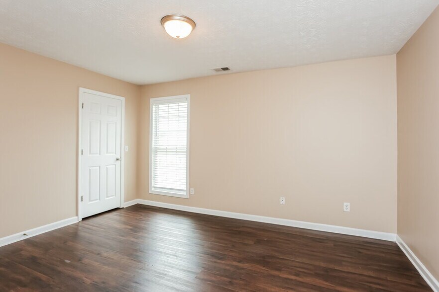 Building Photo - 4670 Duval Point Way SW