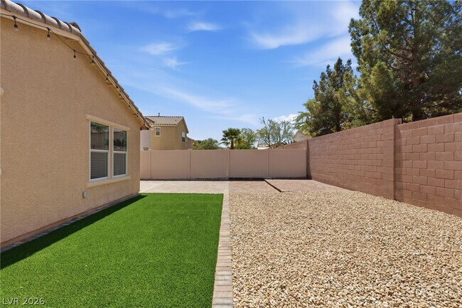 Building Photo - 3245 Aiken Way