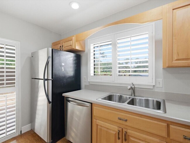 Building Photo - 15338 E Pond Woods Dr