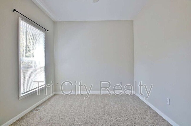 Building Photo - 109 St Albans Way