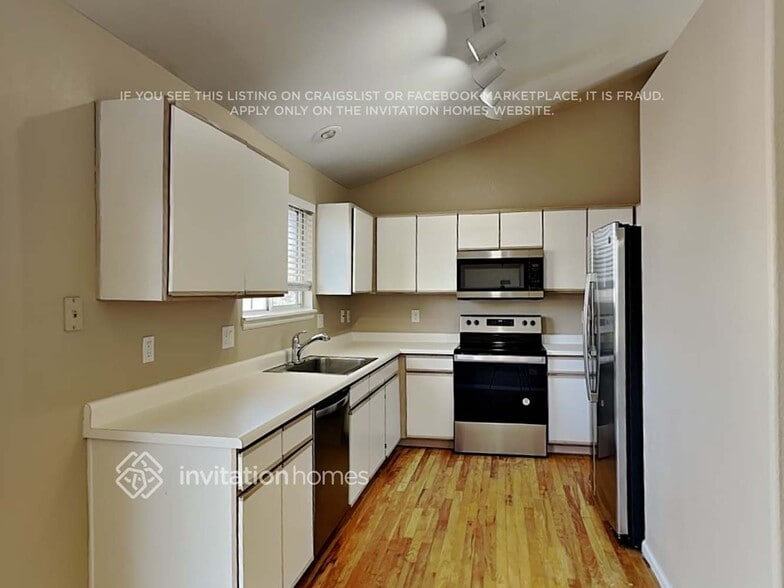 Building Photo - 4861 N Silverlace Dr