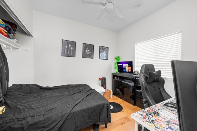 Building Photo - 5338 Hewlett Dr