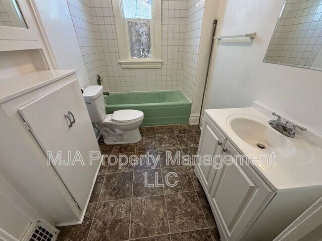 Building Photo - 1631 S 500 E
