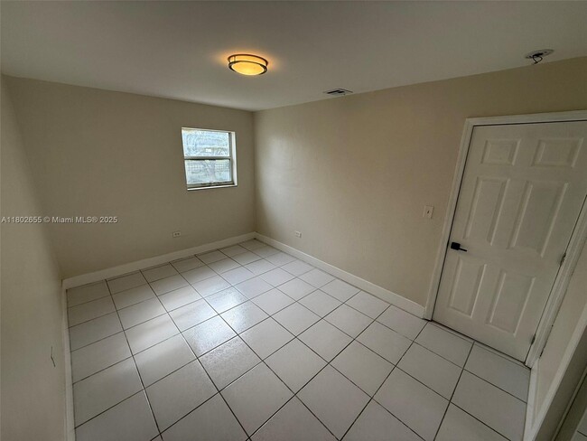 Building Photo - 7410 Granada Blvd