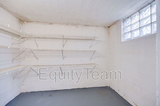 Building Photo - 6949 Marbev Dr