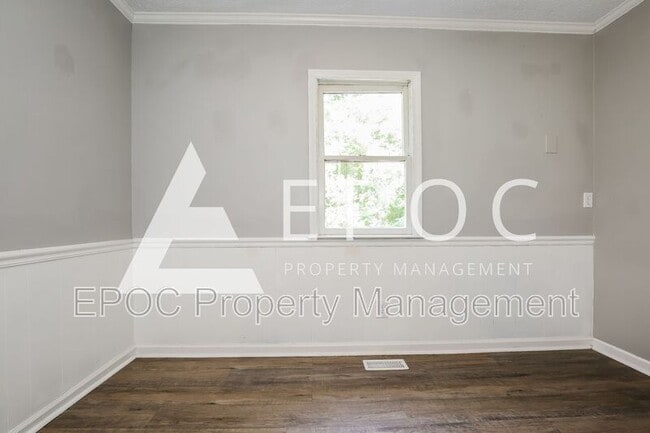 Building Photo - 822 Whitsett Ave