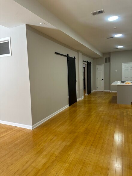 Building Photo - 324 Park Ave