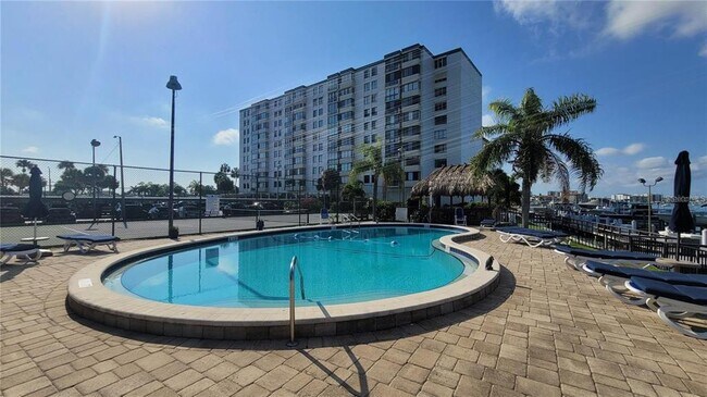 Building Photo - 660 Island Way
