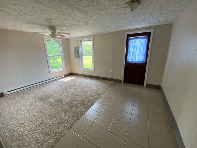 Living Room - 8715 Valley View Dr.