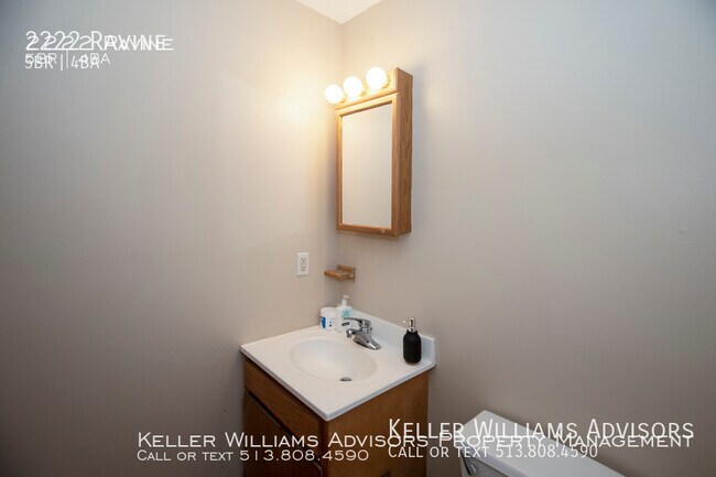 Building Photo - 2222 Ravine-