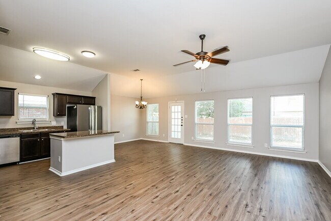 Building Photo - 1104 Monticello Dr