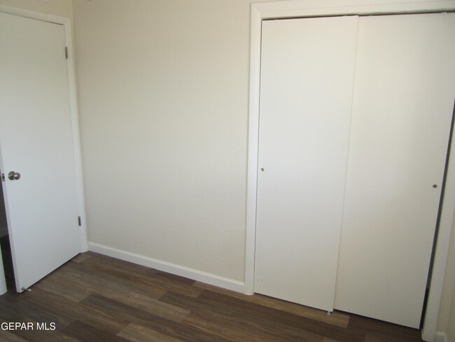 Building Photo - 305 Corvena Way