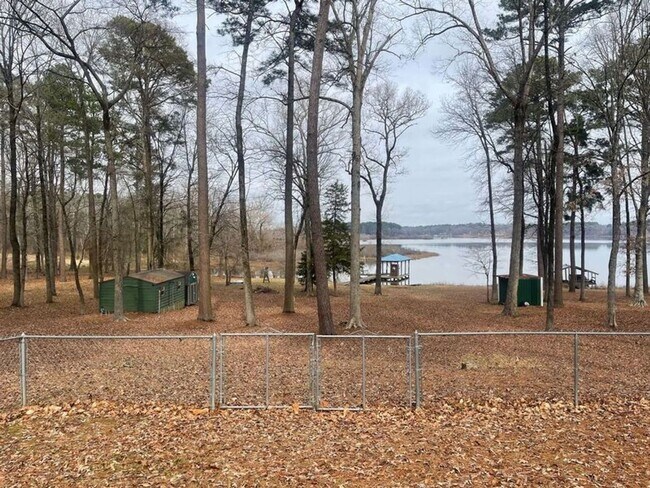 Building Photo - Cypress Lake Front Property in Benton!