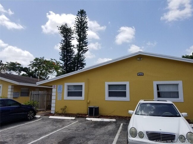 Building Photo - 5962