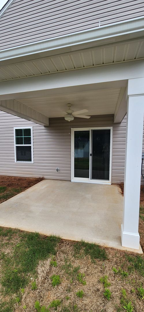 Building Photo - 3BR, 2.5 BA in Hazelwood Subdivision