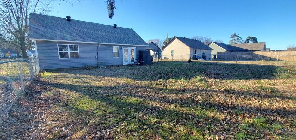 Building Photo - 1508 Woodfield St