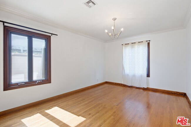 Building Photo - 13800 Erwin St