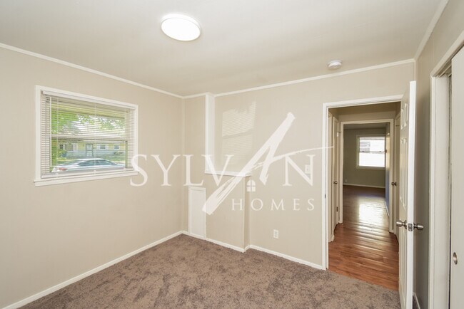 Building Photo - Enjoy living the good life in this 3 bedro...