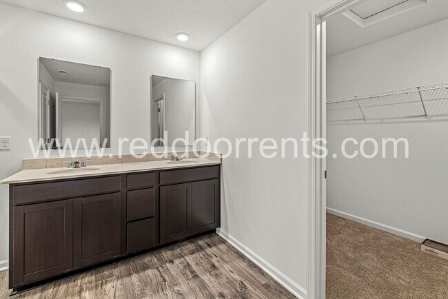 Building Photo - 2183 Warbler St