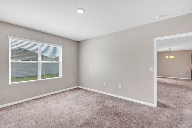 Building Photo - Sunny, Move-In Ready 4-Bed Home in Winter Haven with Modern Finishes and Two-Car Garage