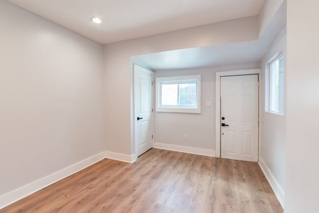 Building Photo - 5111 Willows Ave